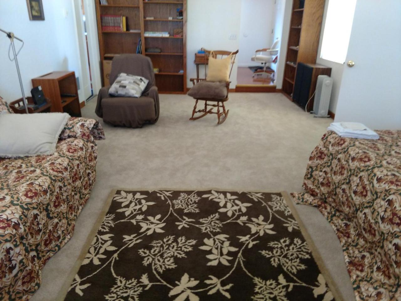 Lakeside Hostel & Guest House เครสเซนต์ซิตี ภายนอก รูปภาพ